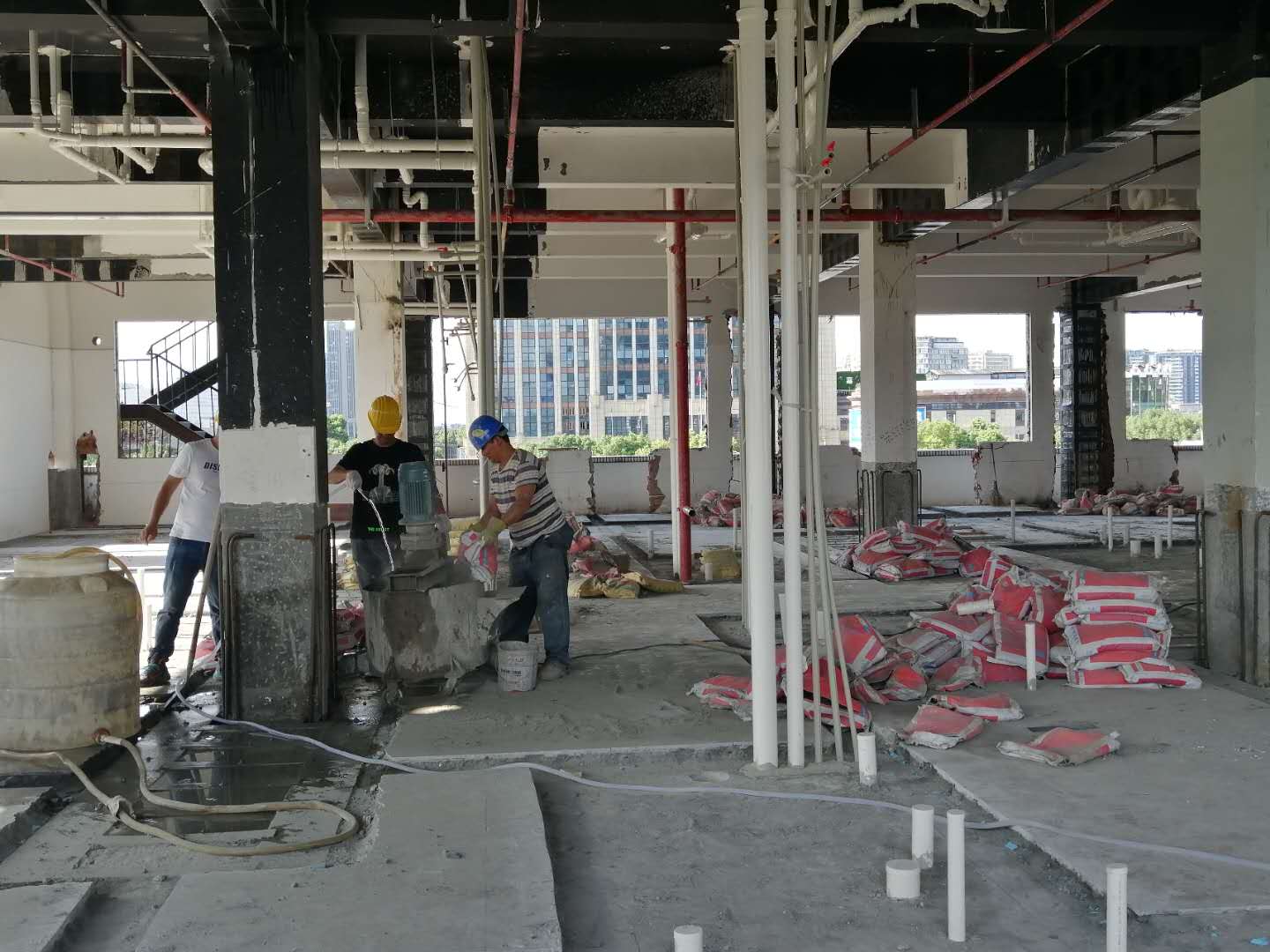 冰球突破聚合物修补砂浆“下乡”难的原因有哪些！