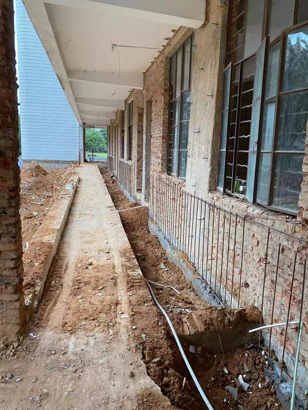 水泥路面起皮怎么办？？？可以一次性治理到位吗？？？