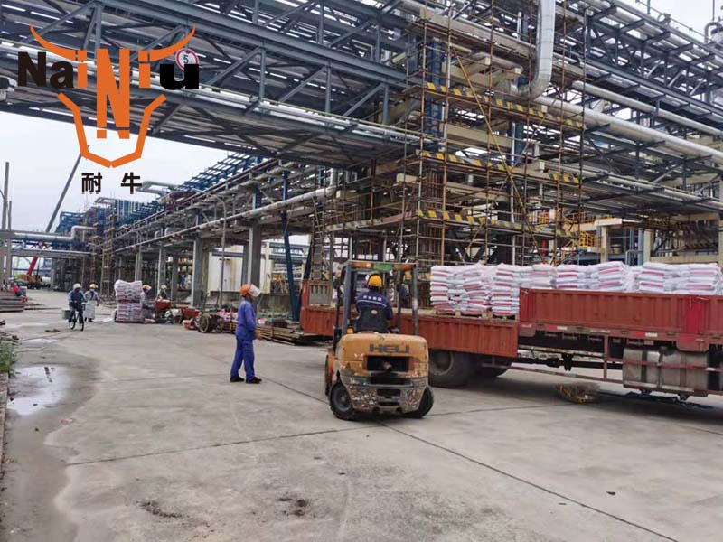 接纳缓凝剂来控制支座灌浆料的坍落度损失需要注重什么？