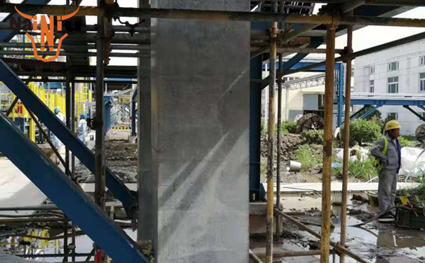 聚氨酯防水层泛起鼓泡或小孔征象是什么原因？？