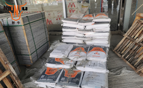 水泥路面啃边、掉边如那里置？？该选择哪种修补质料呢？？